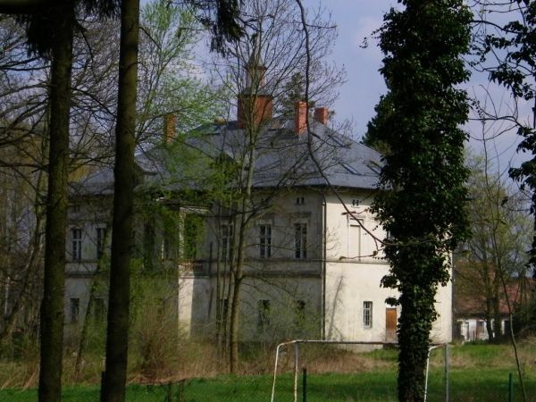 ponoć dawna szkoła