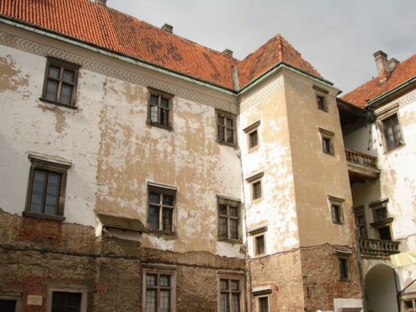 Wczesnorenesansowy zamek Szydlowieckich, pozniej przez kilka stuleci Radziwillow (1470 - 1530)