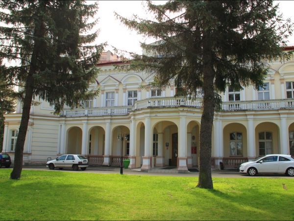 Pałac Lubomirskich w Przemyślu - Bakończycach .  Wybudowany w latach 1885–1887 przez księcia Hieronima Adama Lubomirskiego, według projektu Maksymiliana Nitscha