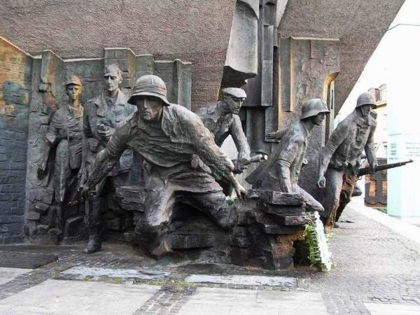 Fragment pomnika Powstania Warszawskiego - Zryw