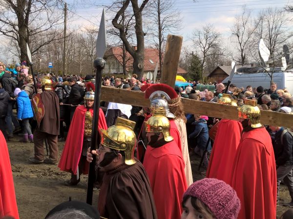Zdjęcie z dzisiejszych uroczystości w Kalwarii Zebrzydowskiej . Błogosławionych Świąt Zmartwychwstania Pańskiego dla mieszkańców Pawłowa ,Brzostkowa oraz Błotno