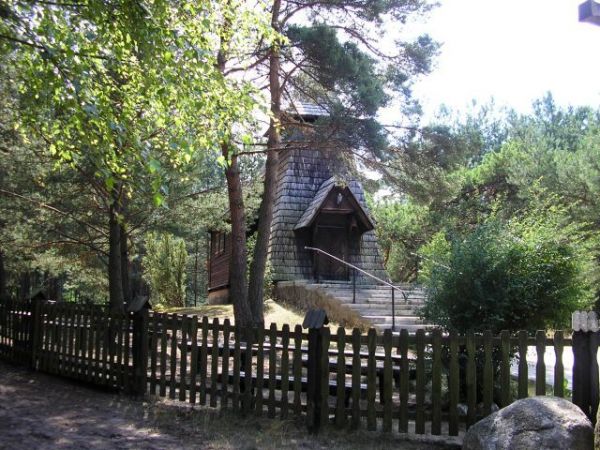 Kościółek w Radachówce (gmina Kołbiel)