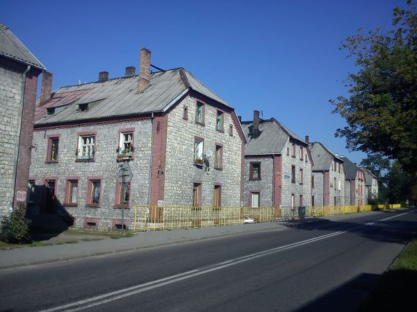 Czeladź-Piaski. Kamienice przy Ul. Nowopogońskiej.