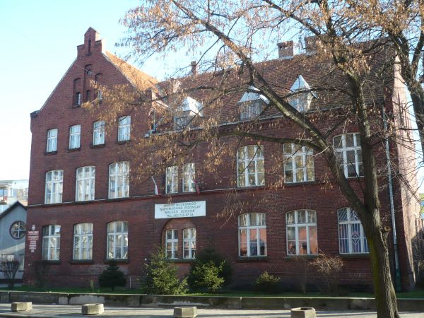 Przy ul. T.Kościuszki Szkoła Specjalna nr 12.