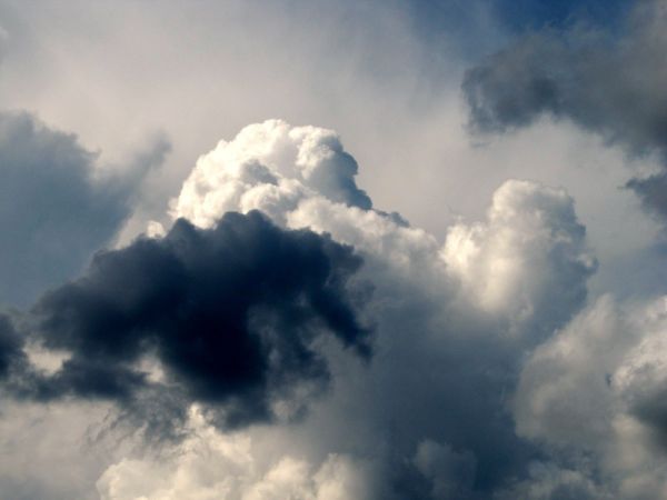 Kolorowe chmury nad Czarną Wodą