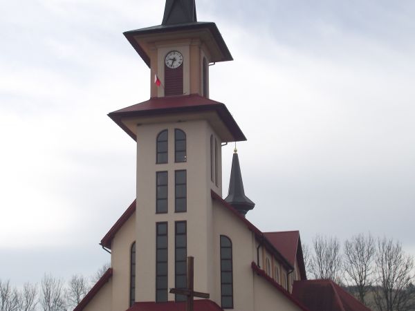 kościół pw. Narodzenia NMP, parafialny.