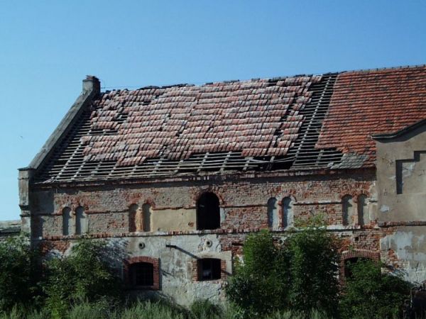 Budynek nalezacy do zespolu Palacowo parkowego przejety od agencji rolnej sk. Panstwa 1