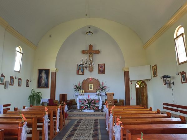 Wnętrze kościółka p.w Św. J.S Pelczara