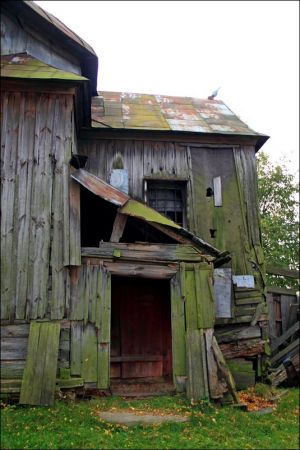 Cerkiew Pokrow Przeświętej Bogarodzicy w Miękiszu Starym. Zbudowana w latach 1803−1811. Wokół cerkwi groby rodziny Younga.