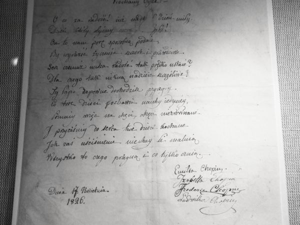 cenna rodzinna pamiątka - prezentowana na ekspozycjach w dworku.