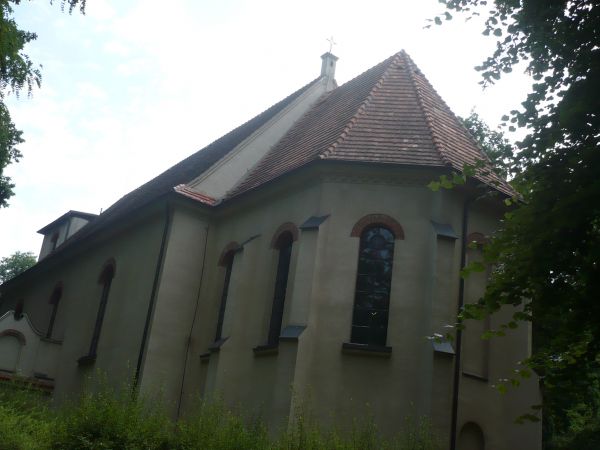 Kościół p.w NMP Wniebowziętej projektu Tadeusza Kowalczyk konsekrowany  15.10.1961r,wyposażenie z poprzedniej świątyni.