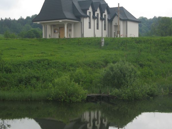 Nowy kościół rzymsko-katolicki pw. św. Józefa.