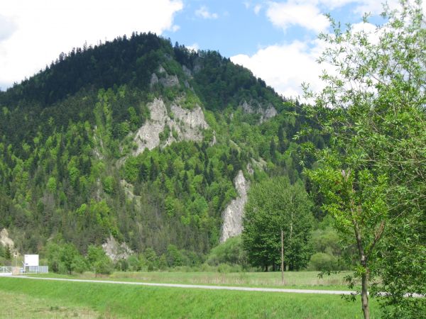 SKAŁY NAD PRZEŁOMEM DUNAJCA