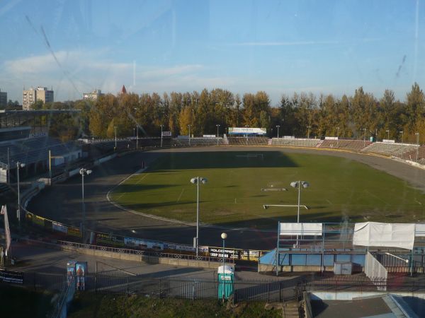 Kolejna panorama z widokiem na stadion miejski z lewej główna trybuna.