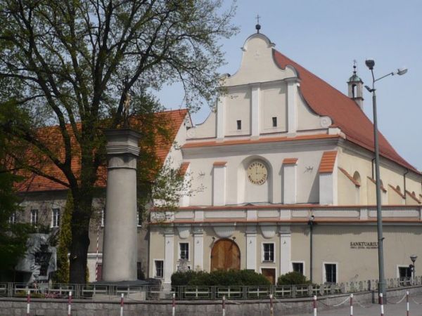 Kościół i klasztor pobernardyński Sanktuarium Serca Jezusa Chrystusa.