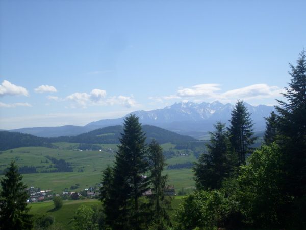 Panorama Grywałdu  na tle Tatr