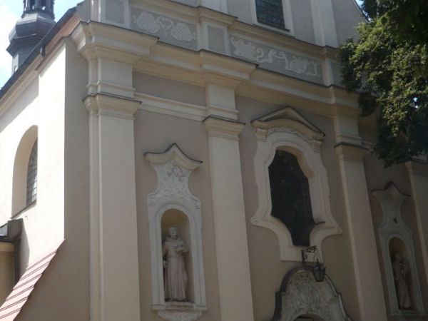 Kościół Św. Rodziny z lat 1665-1672,zbudowany dla zakonu reformatorów.