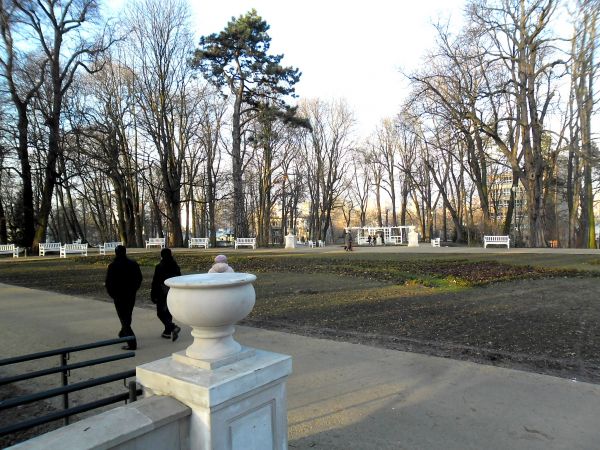 Odnowione budowle ogrodowe.