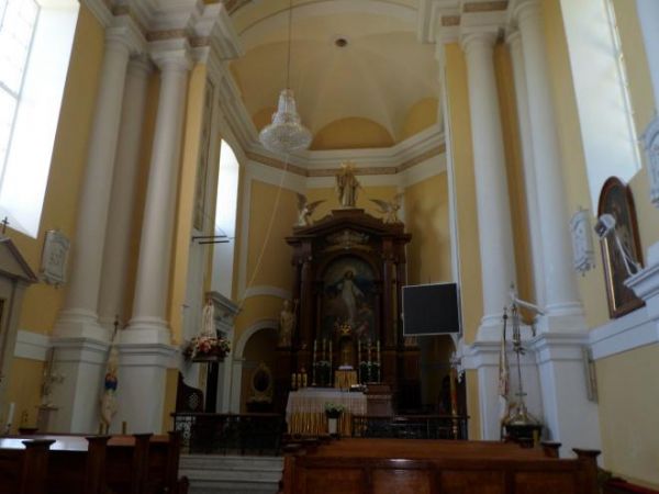 wnętrze kościoła pw.Wniebowzięcia NMP.
