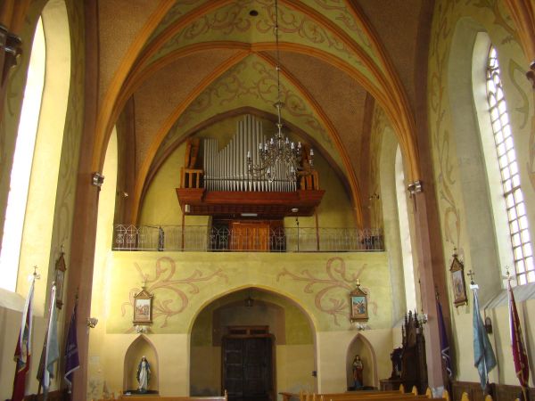 z nawy głównej: sklepienie, chór i organy - to "niwa" kościelnego organisty p.Grzegorza Dyczko, poniżej kruchta kościelna.