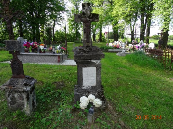 nagrobki - na cmentarzu w sektorze cerkiewnym / zabytkowym.