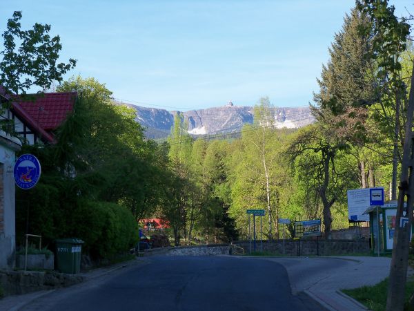 Widok na Śnieżne Kotły . Centralne położenie Jagniątkowa w paśmie Karkonoszy stwarza idealne możliwości wyboru szlaków.