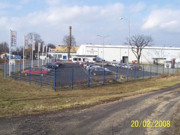 Nowoczesna Huta Szkła Opakowaniowego w Jedlicach.