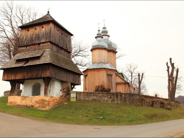 Cerkiew pw. św. Mikołaja w Dobrej Szlacheckiej . Obecnie kościół rzymskokatolicki p.w.  Podwyższenia Św. Krzyża . Zbudowana w 1879 r. Obok , na osi - druga cerk
