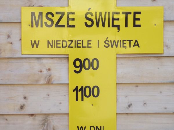 na kościele parafii polsko-katolickiej.