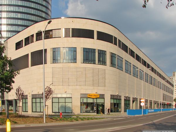 Sky Tower Galeria Handlowa widok od ul. Wielkiej