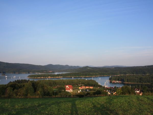 Widok na jezioro -taras widokowy w Polanczyku