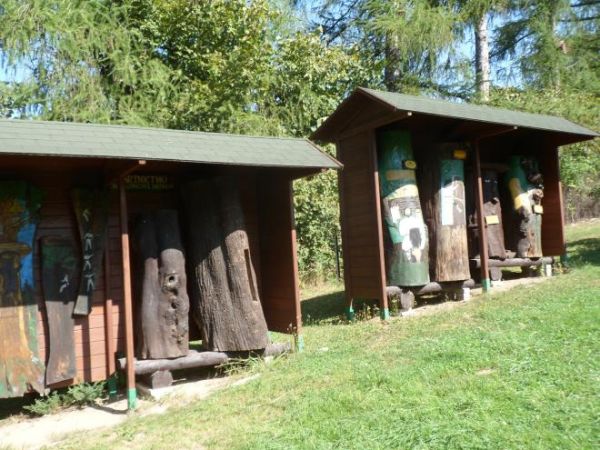 "Sądecki Bartnik" - gospodarstwo pasieczne, n/z ule cudeńka.