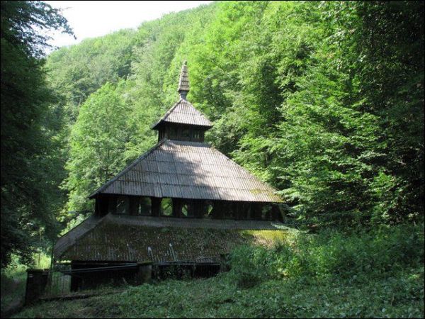 Nieczynna pijalnia wód mineralnych ANNA