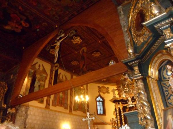 tęcza ostrołukowa z krucyfiksem późnogotyckim z około 1520r.