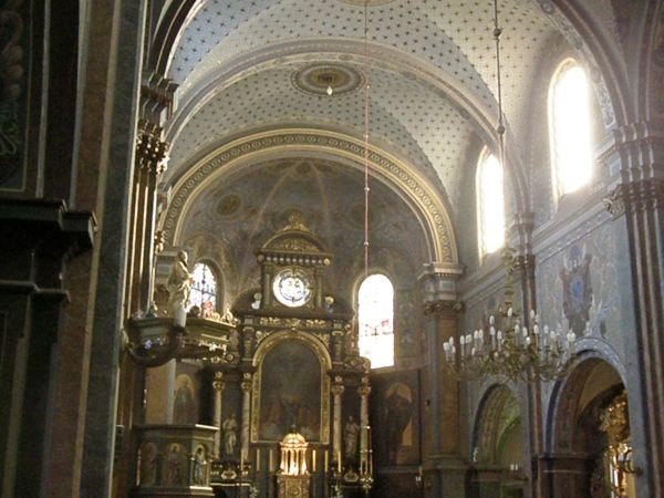 Wnętrze kościoła wystrój neobarokowy