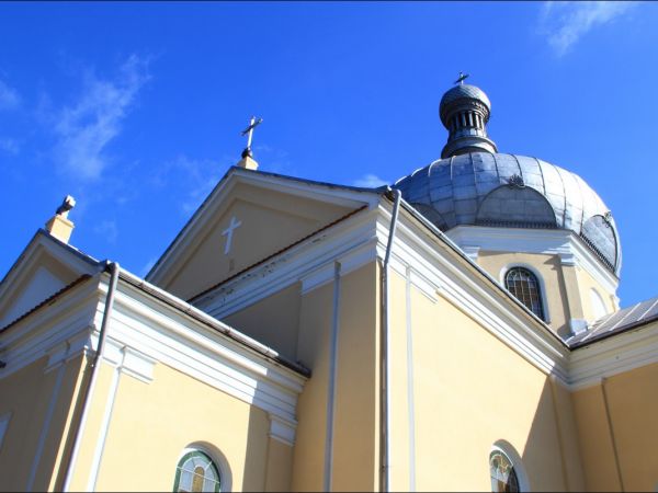 Cerkiew parafii grekokat. pw. Chrystusa Zmartwychwstałego. Jest to budynek murowany z 1880 roku. W latach 1915 - 1921 była odbudowana po pożarze. Obecnie jest t
