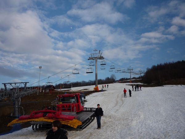 Wyciąg na Szklaną Górę 566 m.n.p.m. w Harbutowicach.