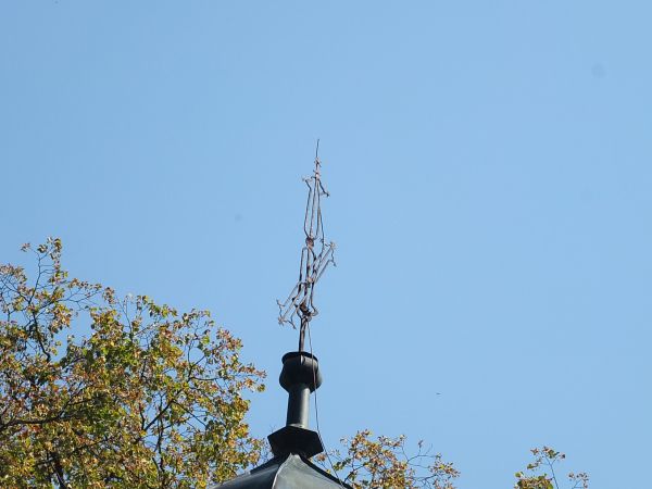 Trochę inaczej skomponowany krzyż