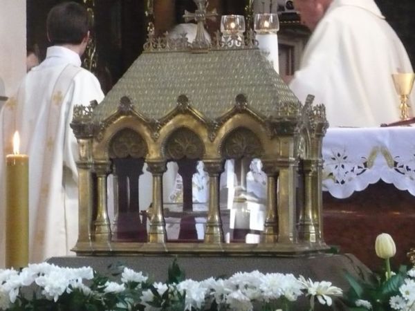 Relikwiarz Św. Jana Marii Vianneey zdjęcie 29.04.2010r.