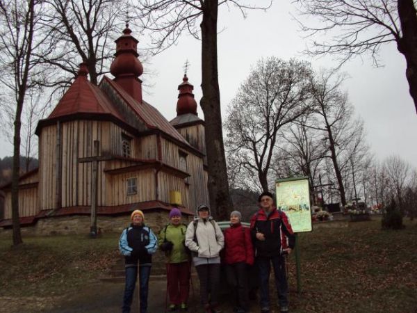 cerkiew parafialna grecko-katolicka pw. św. Paraskewii, zbudowana w 1858r. przez miejscowego cieślę Konstantego Mielnika. Od 1946r. - filialny kościół rzymsko-k