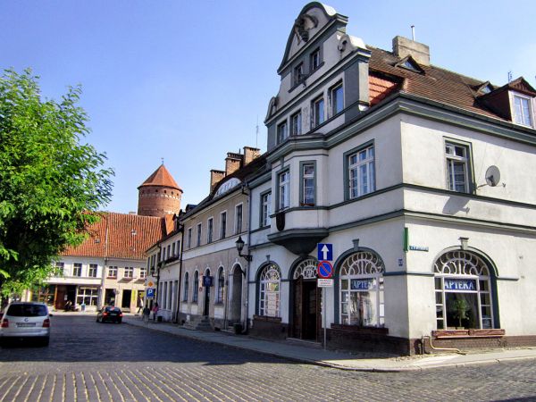 Reszel-Stare Miasto-Rynek-zabytkowe kamieniczki 18-09-2012