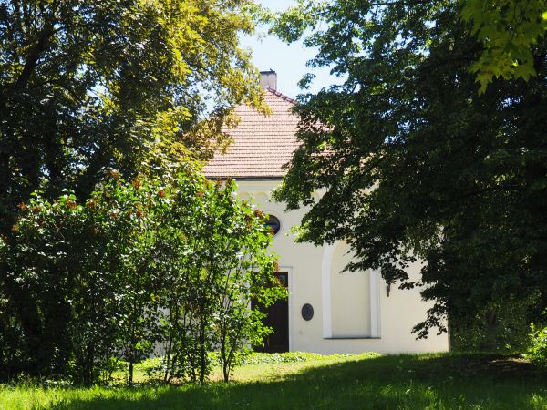 obiekty założenia pałacowo - parkowego Rodu Krasińskich.