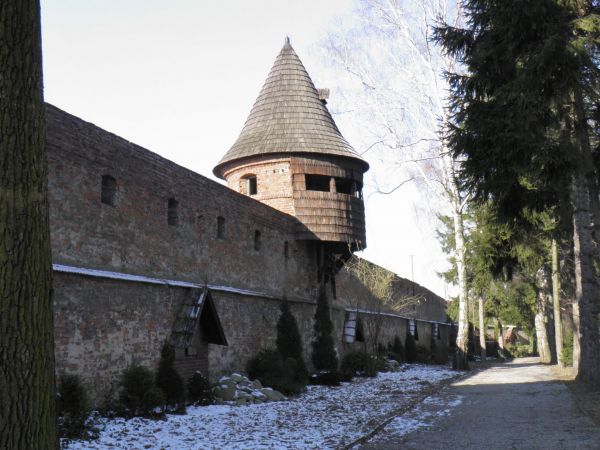 Wzgórze Św. Michała . Mury obronne  Klasztoru SS. Benedyktynek .