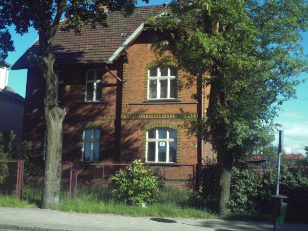 Ulica Dworcowa. Budynek w którym niegdyś mieścila się Kolejowa
Przychodnia Lekarska.