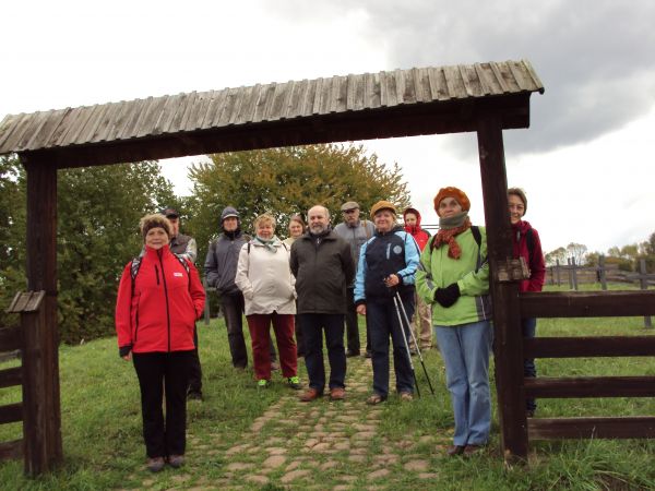 Na wzgórzu Lachawa: cmentarz wojenny żołnierzy rosyjskich, niemieckich i austro-węgierskich z I wojny światowej.