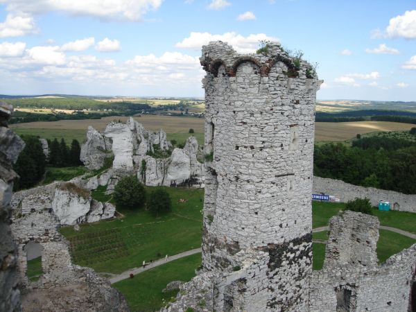 Zamek OGRODZIENIEC **** http://www.zamek-ogrodzieniec.pl/ **** http://zamki.net.pl/zamki/podzamcze/podzamcze.php **** Zamek Ogrodzieniec znajduje się w Podzamcz