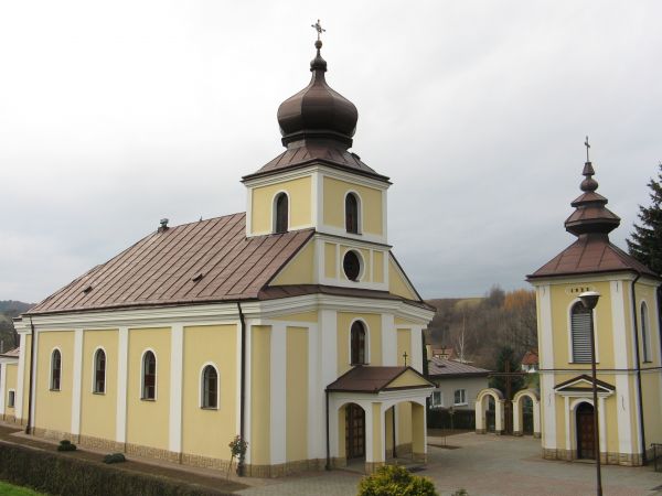 Dawna cerkiew gr.-katolicka pw. św. Jana Złotoustego zwanego Chryzostomem, urodzony w Antiochii. Od 1946r. kościół rzymsko-katolicki. Obiekt w stylu klasycystyc