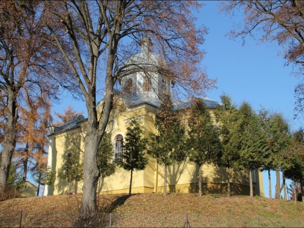 Murowana cerkiew, zbudowana w latach 1908-1909 w Darowicach. Obecnie jest użytkowana przez wiernych kościoła rzymskokatolickiego pw. Matki Bożej Różańcowej. Obo
