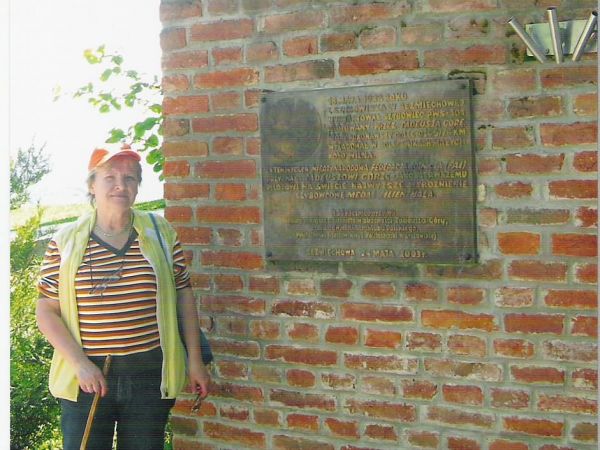 Bezmiechowa - w latach międzywojennych było to najsłynniejsze polskie lotnisko szybowcowe, znane z doskonałych warunków naturalnych, umożliwiających szybkie wzn