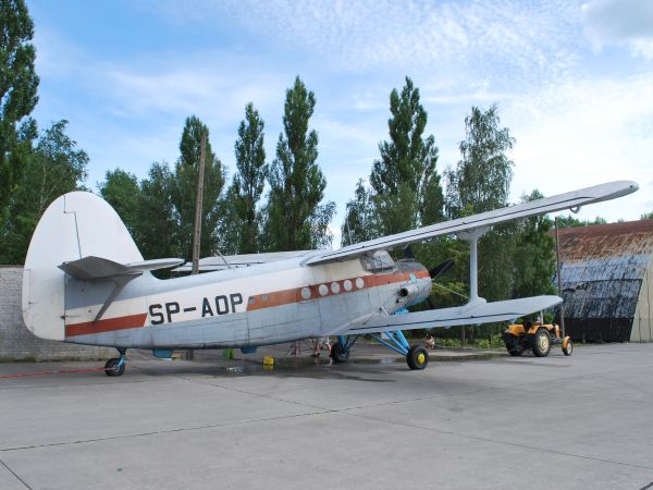Pilski an-2 przygotowywany do pokazów-lato 2009.